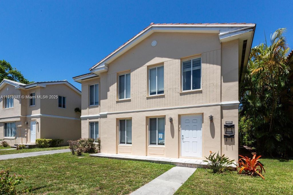 2880-2882 S Le Jeune Rd, Coral Gables, FL 33134