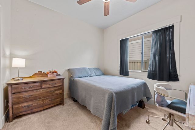 917 Silver Springs St, Middleton, ID 83644