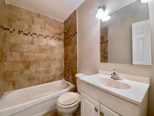 22200 Windsor Court, Richton Park, IL 60471