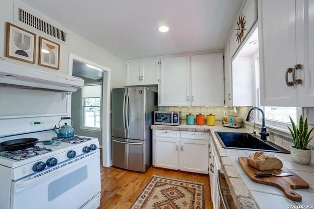 217 SEFORD DR, Terrell Hills, TX 78209