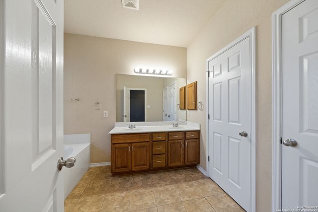 307 WING FLS, San Antonio, TX 78253