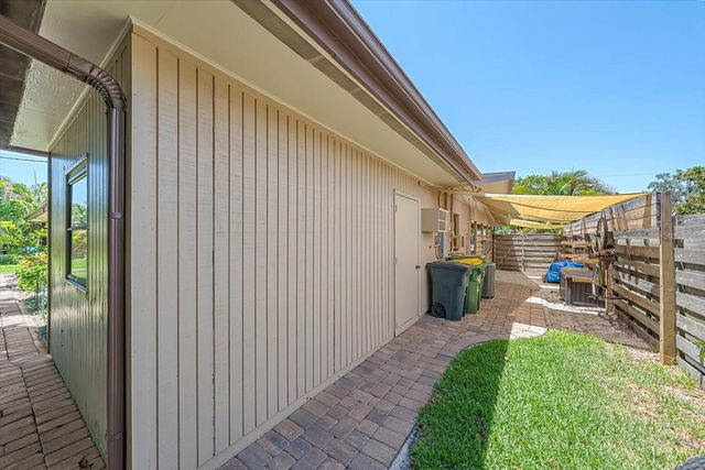 2462 CLEMATIS STREET, Sarasota, FL 34239
