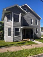 702 Vine, West Newton, PA 15089