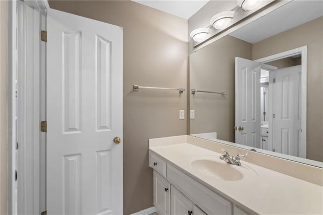 7817 W 147 Terrace, Overland Park, KS 66223