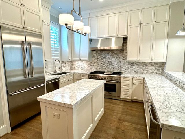 5327 Paseo Caceres Drive, Houston, TX 77007