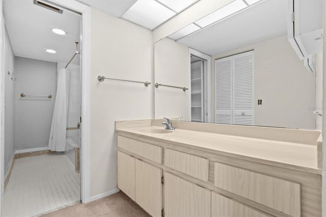 225 COUNTRY CLUB DRIVE D238, Largo, FL 33771