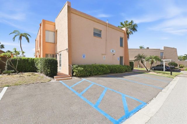 225 COUNTRY CLUB DRIVE D238, Largo, FL 33771