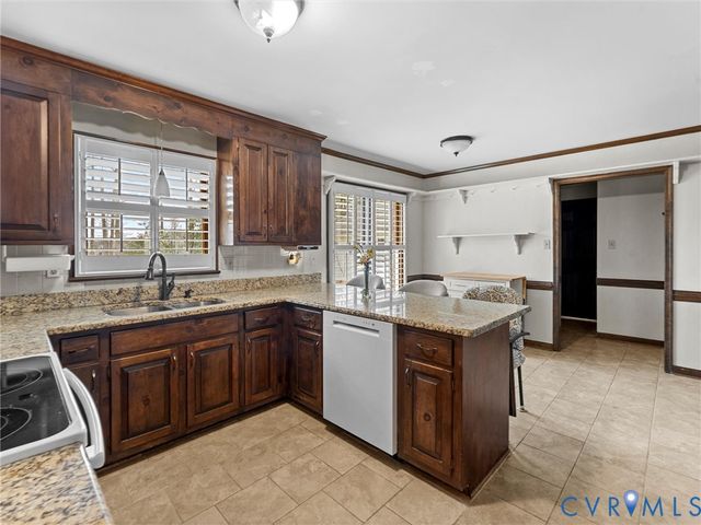 11551 Teterling Rd, Chester, VA 23831