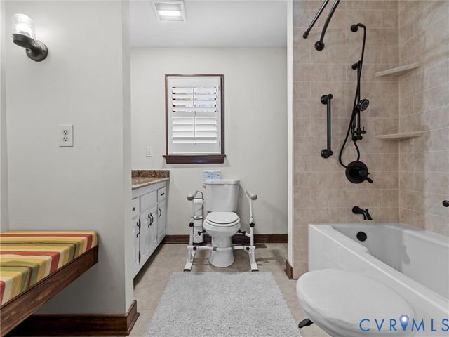 11551 Teterling Rd, Chester, VA 23831