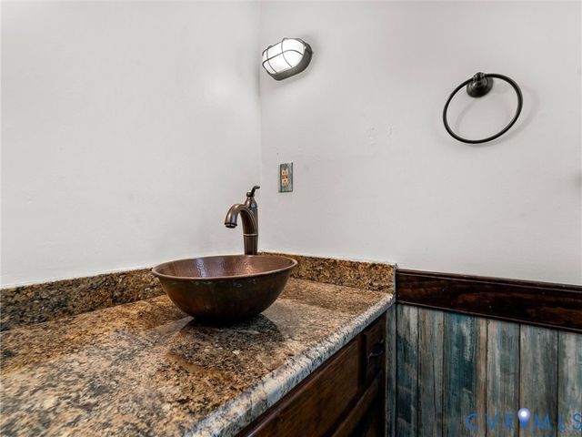 11551 Teterling Rd, Chester, VA 23831