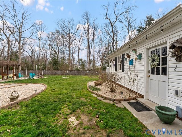 11551 Teterling Rd, Chester, VA 23831