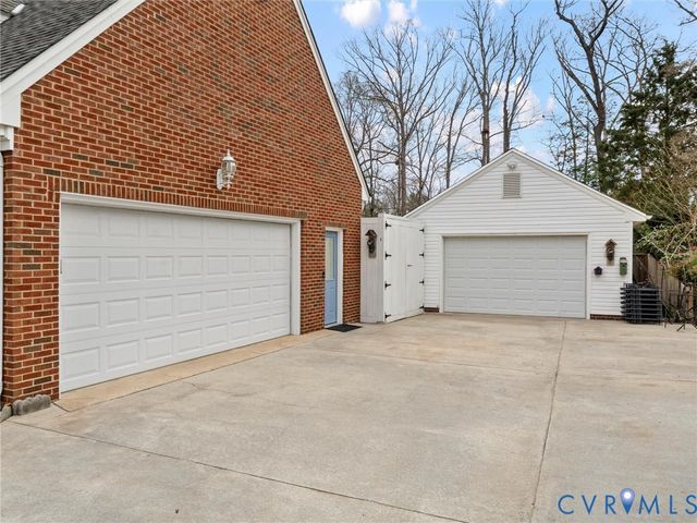 11551 Teterling Rd, Chester, VA 23831