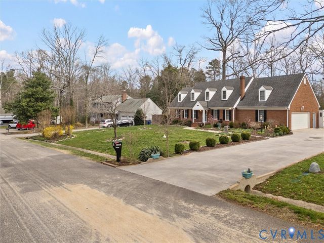 11551 Teterling Rd, Chester, VA 23831