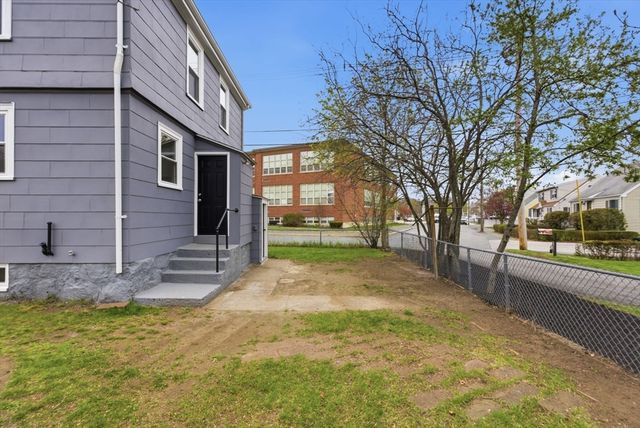 17 Tuckers Ct, Peabody, MA 01960