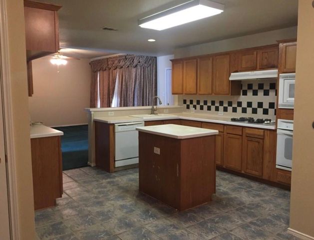 2210 Elm Falls Place, Mesquite, TX 75181