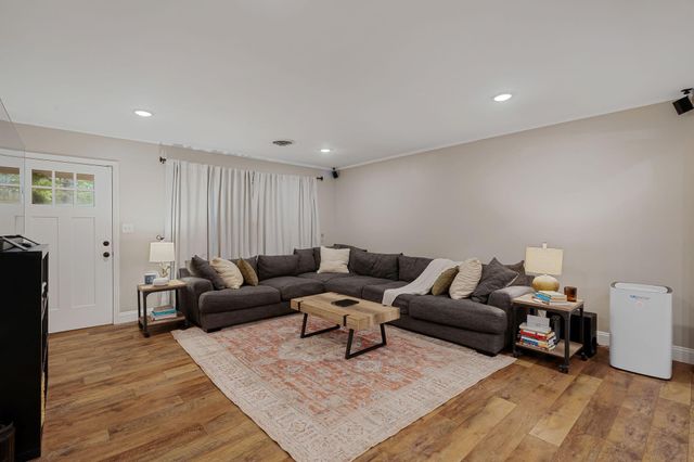 202 PINEHILLS DR, Hattiesburg, MS 39401