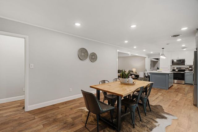 202 PINEHILLS DR, Hattiesburg, MS 39401