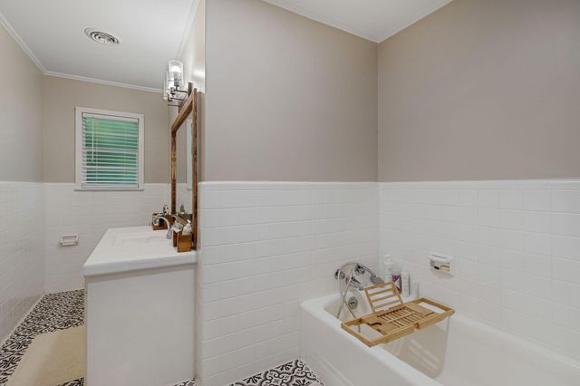 202 PINEHILLS DR, Hattiesburg, MS 39401