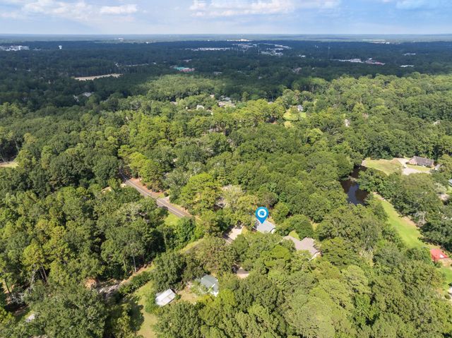 202 PINEHILLS DR, Hattiesburg, MS 39401