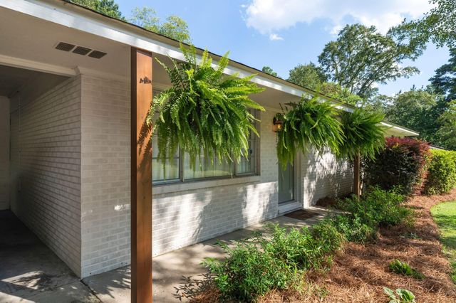 202 PINEHILLS DR, Hattiesburg, MS 39401