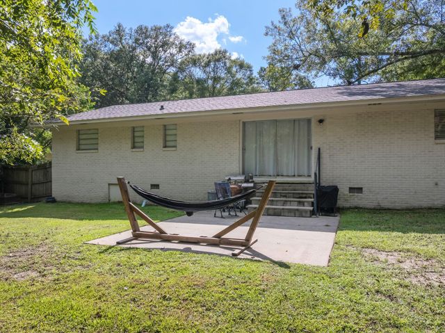 202 PINEHILLS DR, Hattiesburg, MS 39401