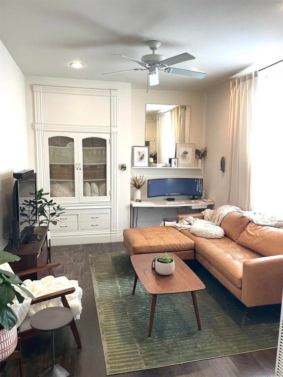 Image 3 of property listing at 1120 30Th St, San Diego, CA 92102