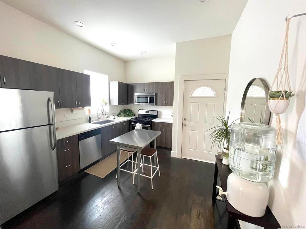 Image 8 of property listing at 1120 30Th St, San Diego, CA 92102