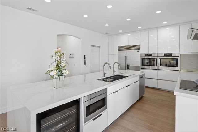 5541 Harborage DR, Fort Myers, FL 33908