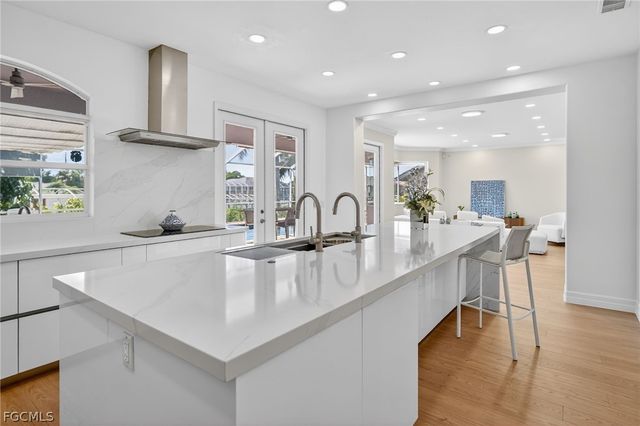 5541 Harborage DR, Fort Myers, FL 33908