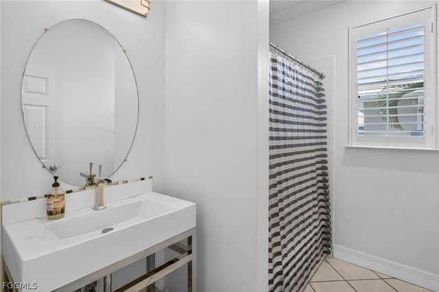 5541 Harborage DR, Fort Myers, FL 33908