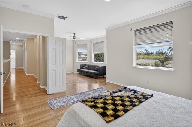 5541 Harborage DR, Fort Myers, FL 33908