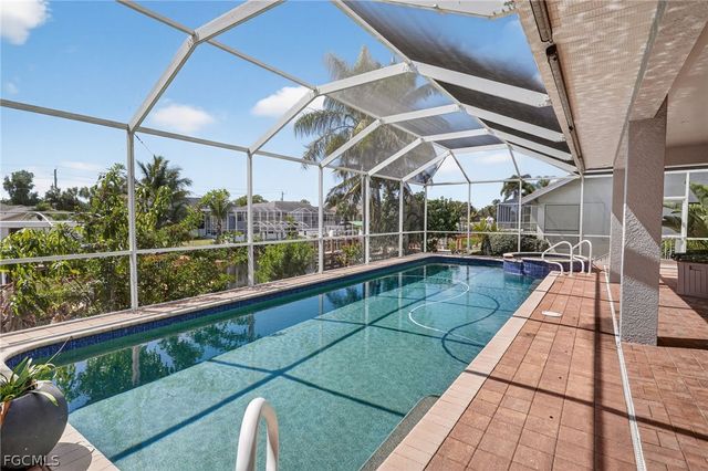 5541 Harborage DR, Fort Myers, FL 33908