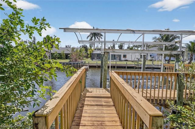 5541 Harborage DR, Fort Myers, FL 33908