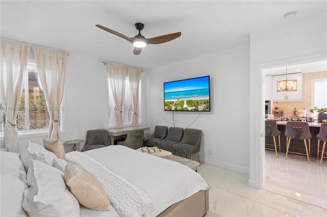 1500 Canary Island Dr, Weston, FL 33327