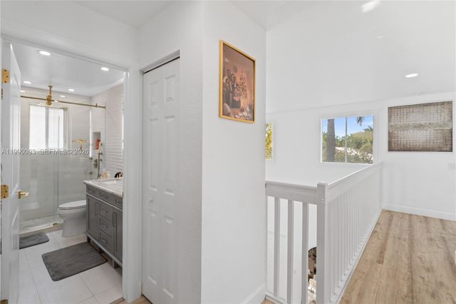 1500 Canary Island Dr, Weston, FL 33327