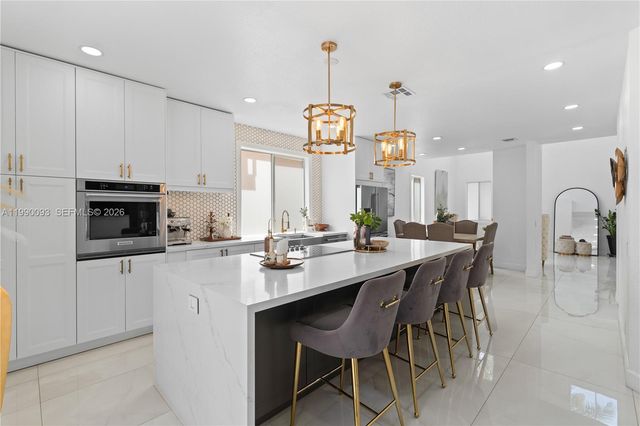 1500 Canary Island Dr, Weston, FL 33327