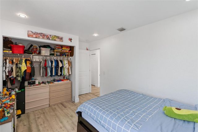 1500 Canary Island Dr, Weston, FL 33327