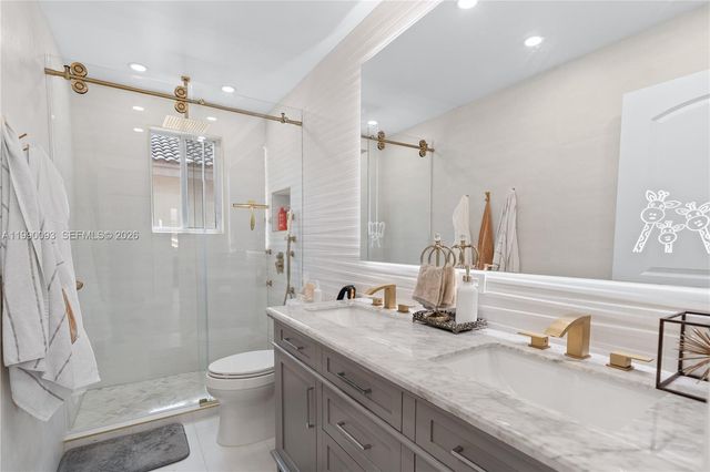 1500 Canary Island Dr, Weston, FL 33327