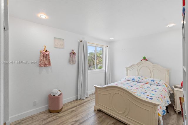 1500 Canary Island Dr, Weston, FL 33327