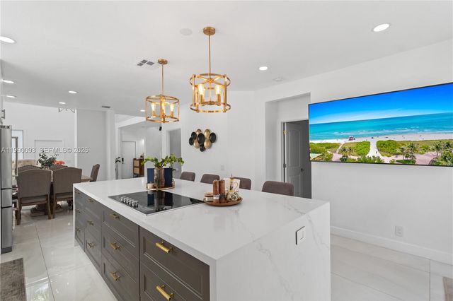 1500 Canary Island Dr, Weston, FL 33327