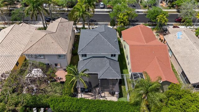 1500 Canary Island Dr, Weston, FL 33327