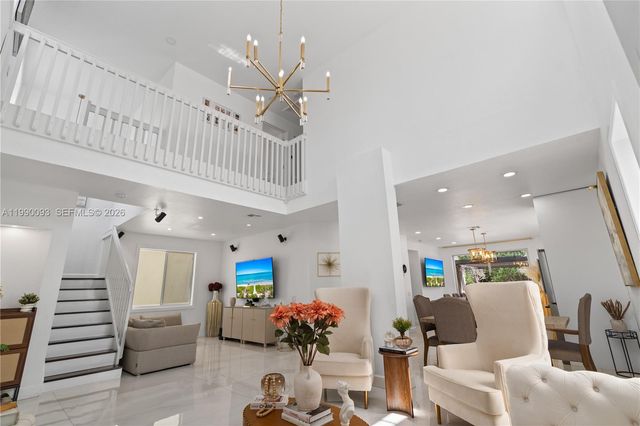 1500 Canary Island Dr, Weston, FL 33327