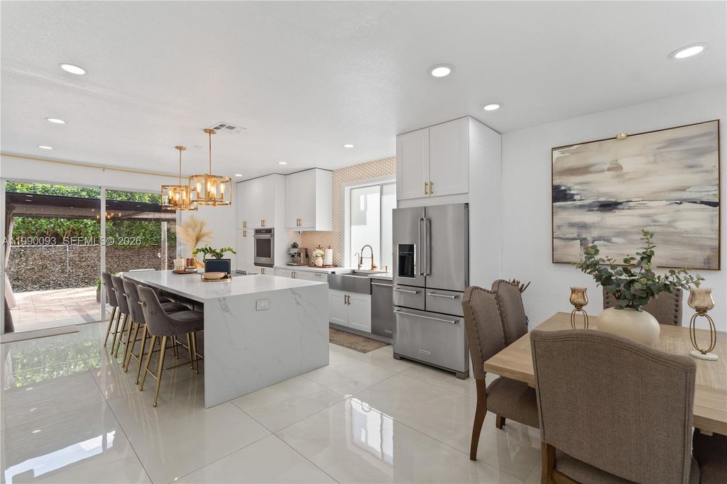 1500 Canary Island Dr, Weston, FL 33327