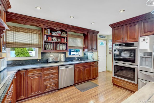 181 N Idaho Avenue, Massapequa, NY 11758