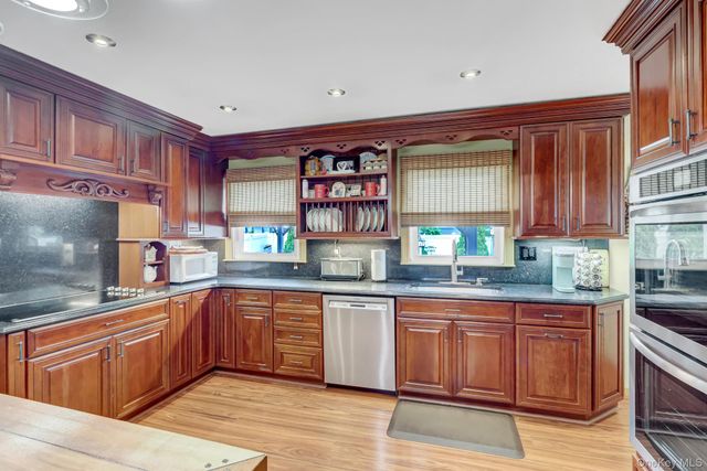 181 N Idaho Avenue, Massapequa, NY 11758