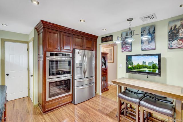 181 N Idaho Avenue, Massapequa, NY 11758