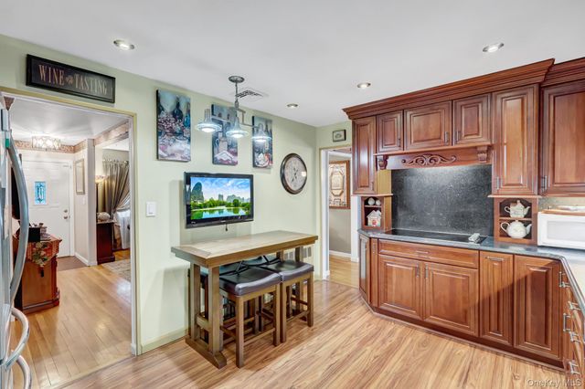 181 N Idaho Avenue, Massapequa, NY 11758