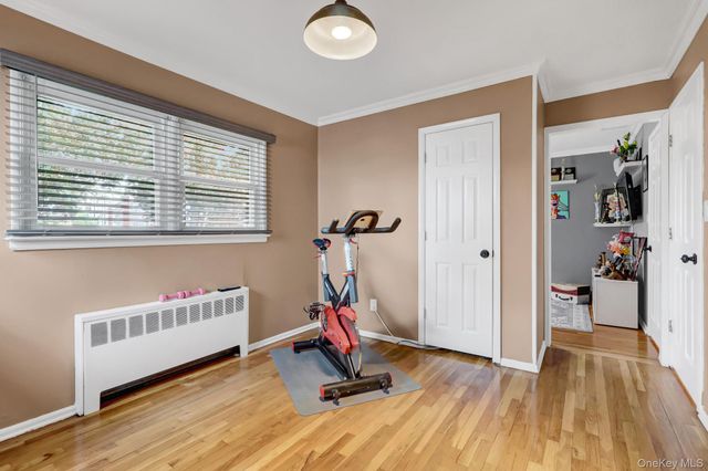 181 N Idaho Avenue, Massapequa, NY 11758