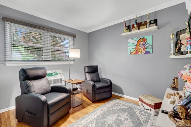 181 N Idaho Avenue, Massapequa, NY 11758