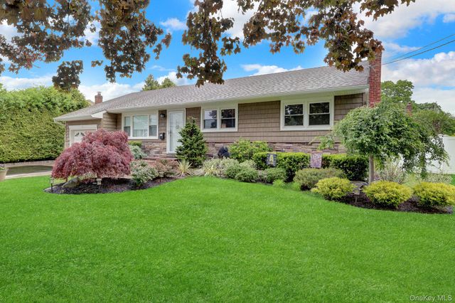 181 N Idaho Avenue, Massapequa, NY 11758
